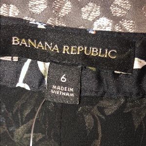 Banana Republic pleated skirt NWT